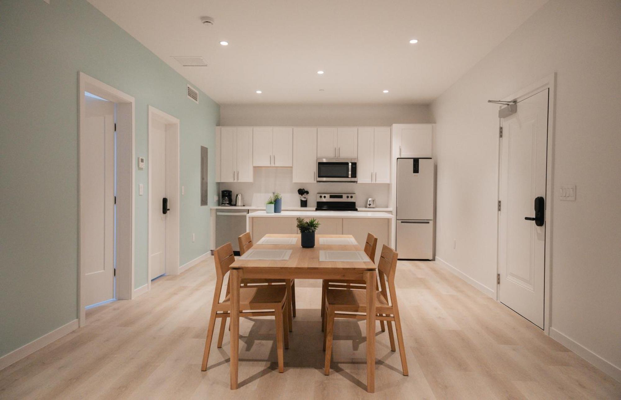 Governors Village - 1,2,3 & 4 Bedroom On Seven Mile Corridor