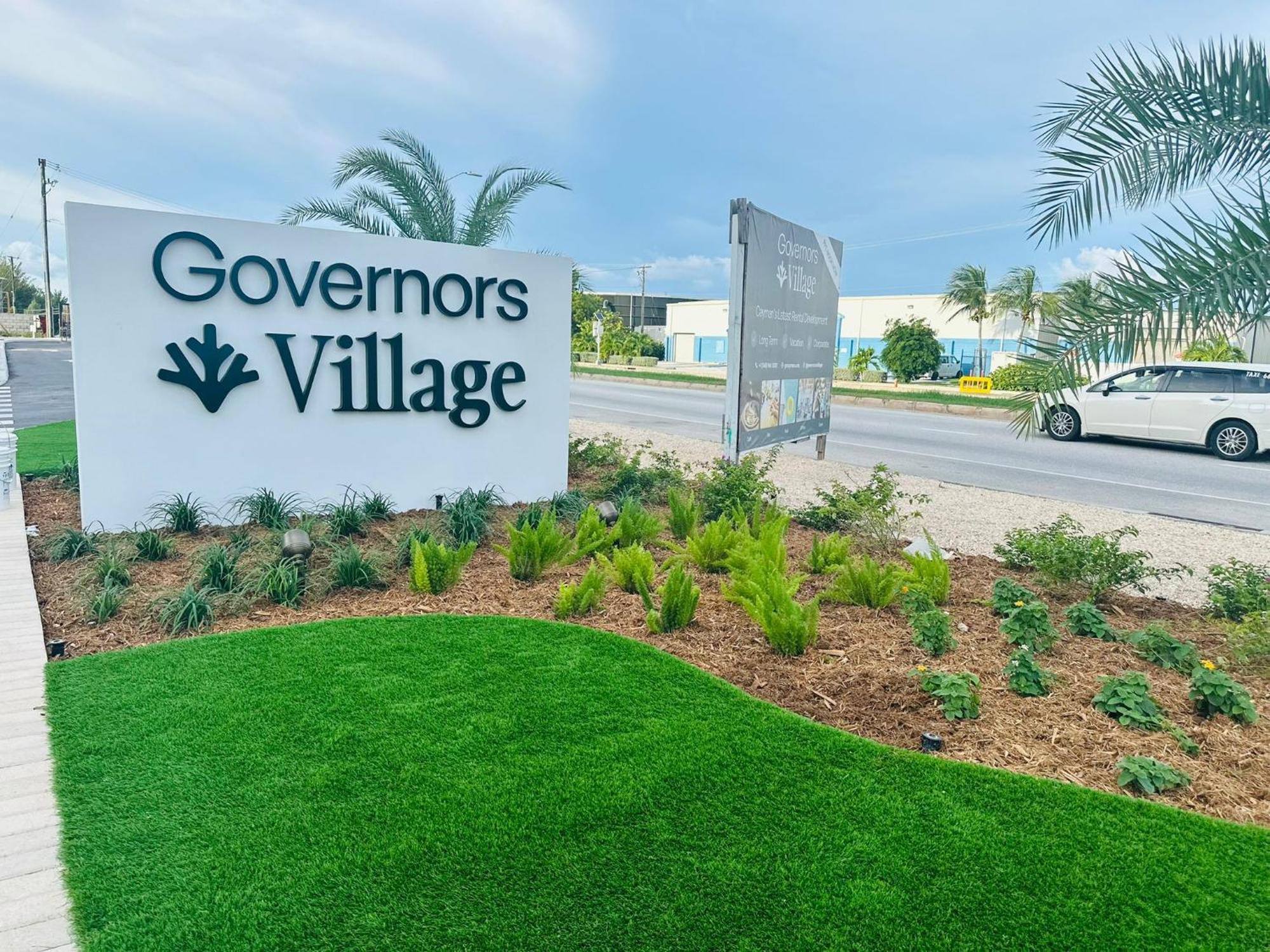 Hotel Governors Village - 1,2,3 & 4 Bedroom On Seven Mile Corridor *