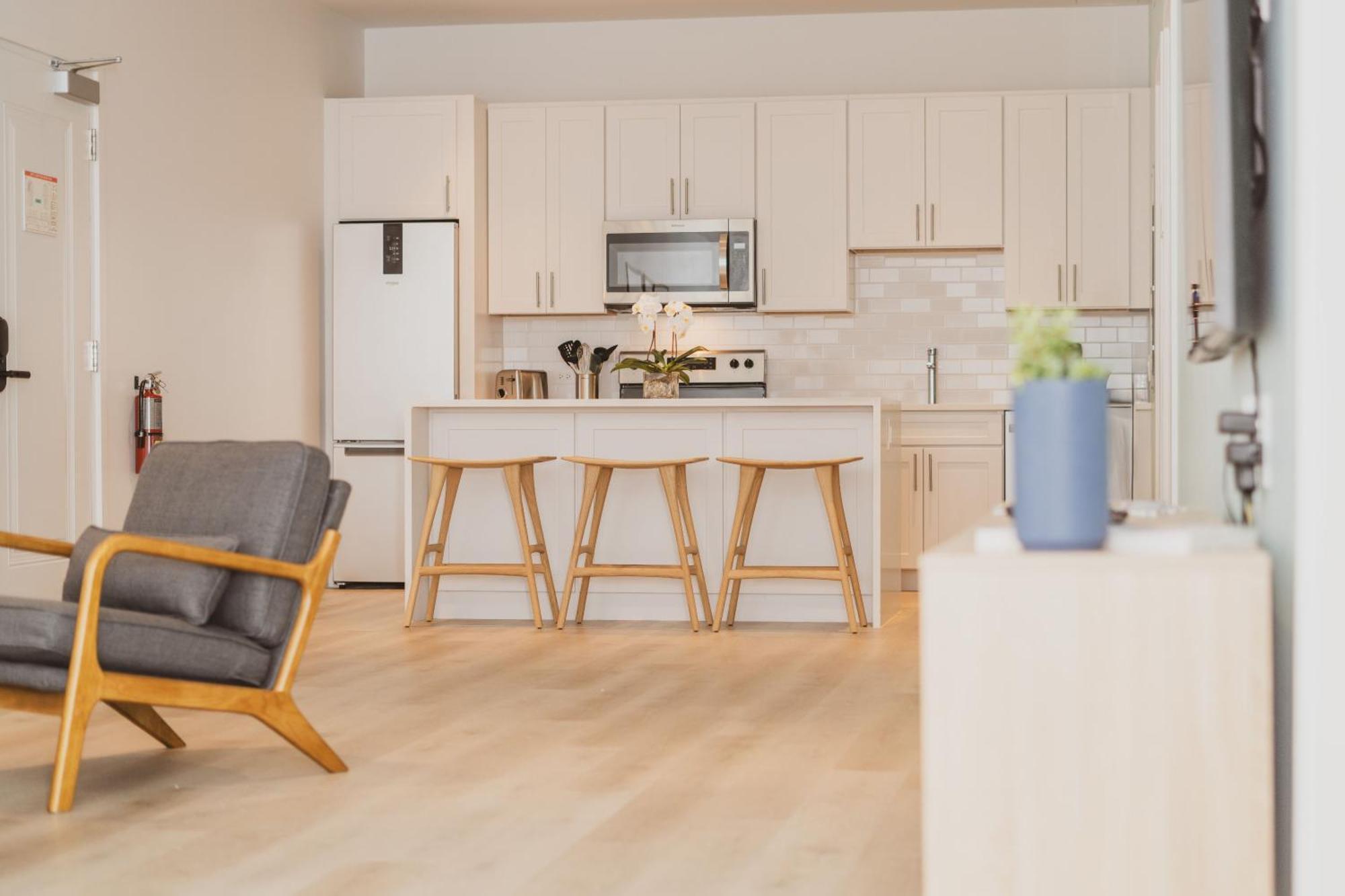 Governors Village - 1,2,3 & 4 Bedroom On Seven Mile Corridor