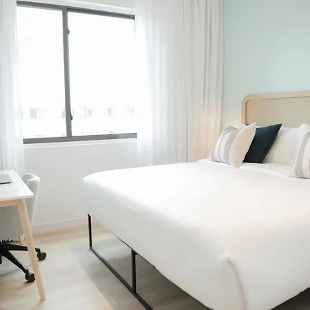 Governors Village - 1,2,3 & 4 Bedroom Apartments On Seven Mile Beach Corridor George Town Room photo