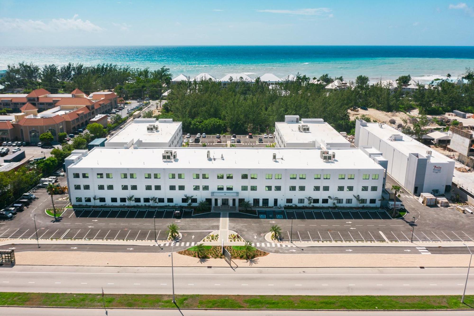 Governors Village - 1,2,3 & 4 Bedroom On Seven Mile Corridor Hotel George Town